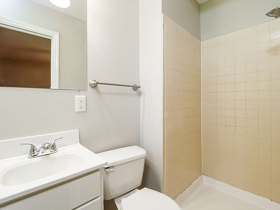 5th image of 10504 Eastern Ave
