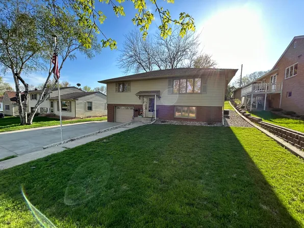 740 8th St, Granite Falls, MN 56241