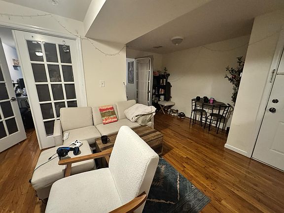 3rd image of 415 Jefferson St APT 1