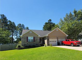 106 Cardinal Place Ct, Raeford, NC 28376