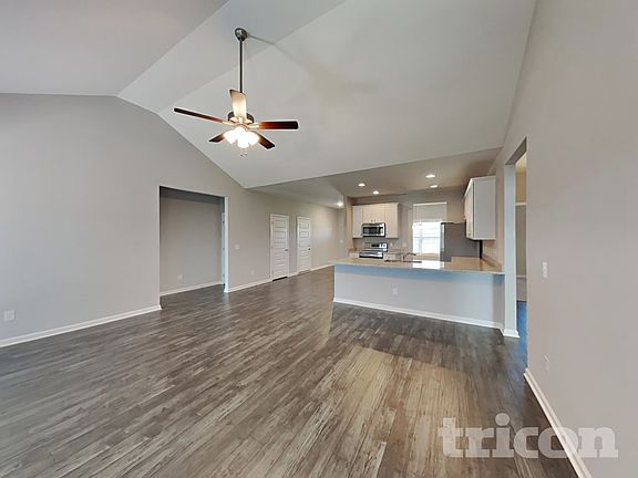 3rd image of 1022 Cyril Dr
