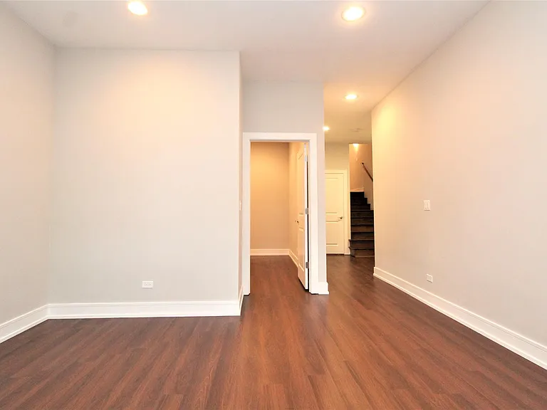 2408 W Cortland St #1W — Photo 15