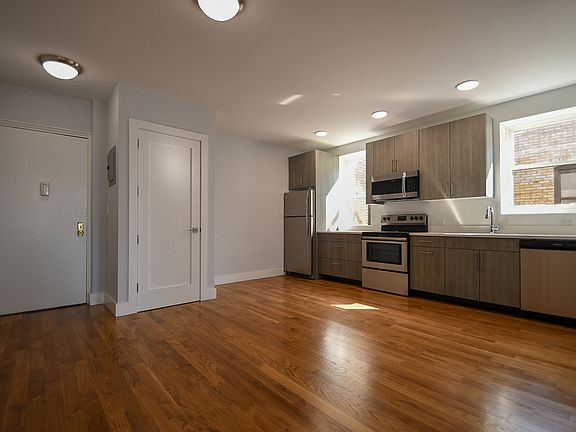 3rd image of 2121 Cedar Ave APT 2F
