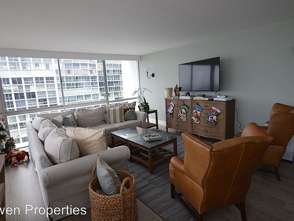 3rd image of 1770 Avenida Del Mundo Unit 1004