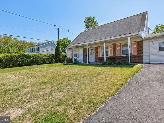 3rd image of 86 Medford Ln