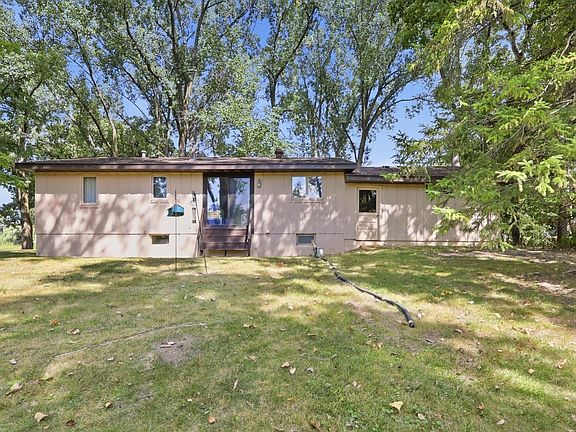4th image of 3480 Crest Ave