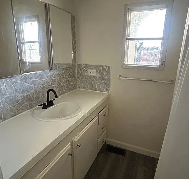 750 Santa Clara Cir — Photo 9