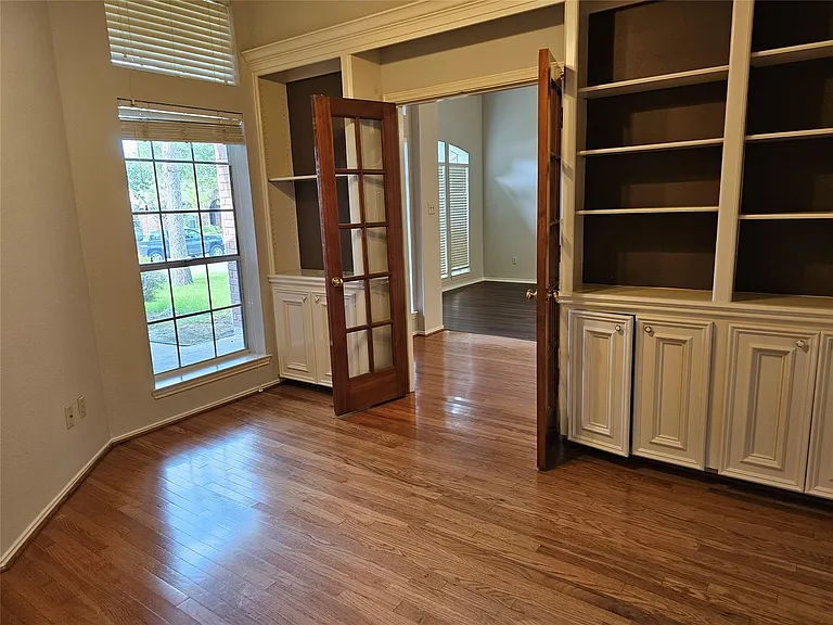 6930 Shady Ln — Photo 3