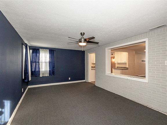 4th image of 670 Hemlock Dr