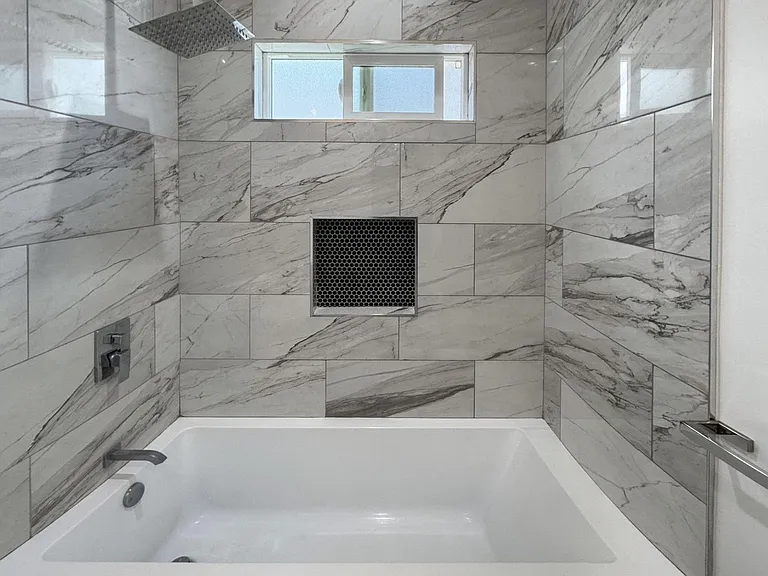 1206 N Alexandria Ave — Photo 11