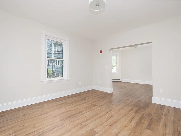 39 Perry St #1 — Photo 8
