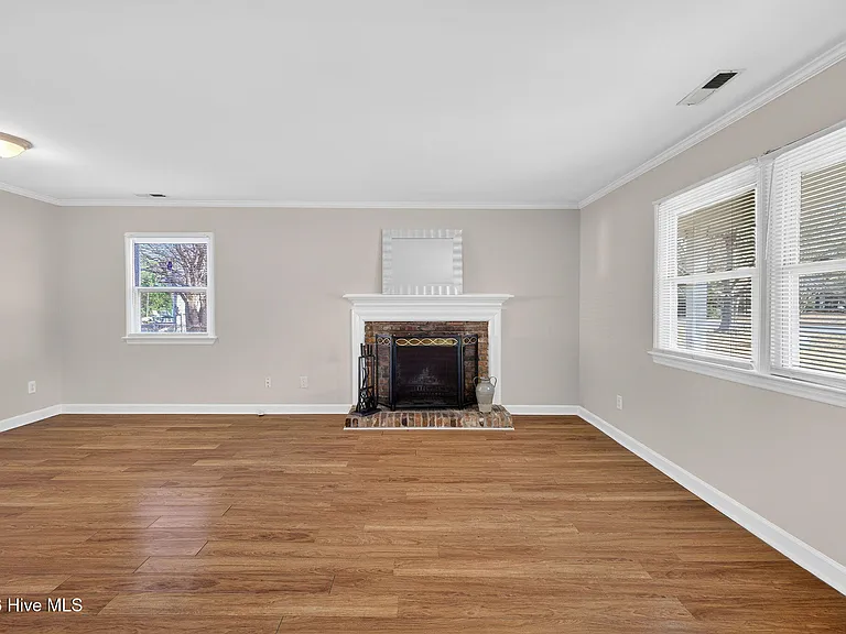 5201 Lord Tennyson Dr — Photo 7