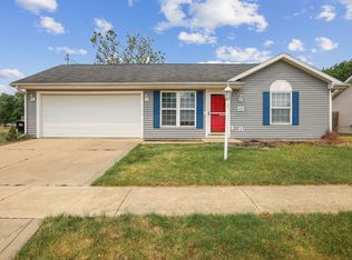 805 S Sunny Ln, Urbana, IL 61802
