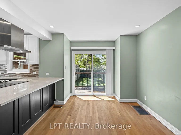 126 Blackburn Ave — Photo 13