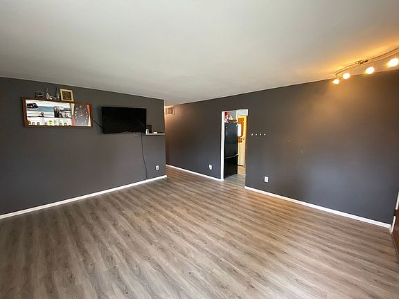 2nd image of 35300 Silvano St