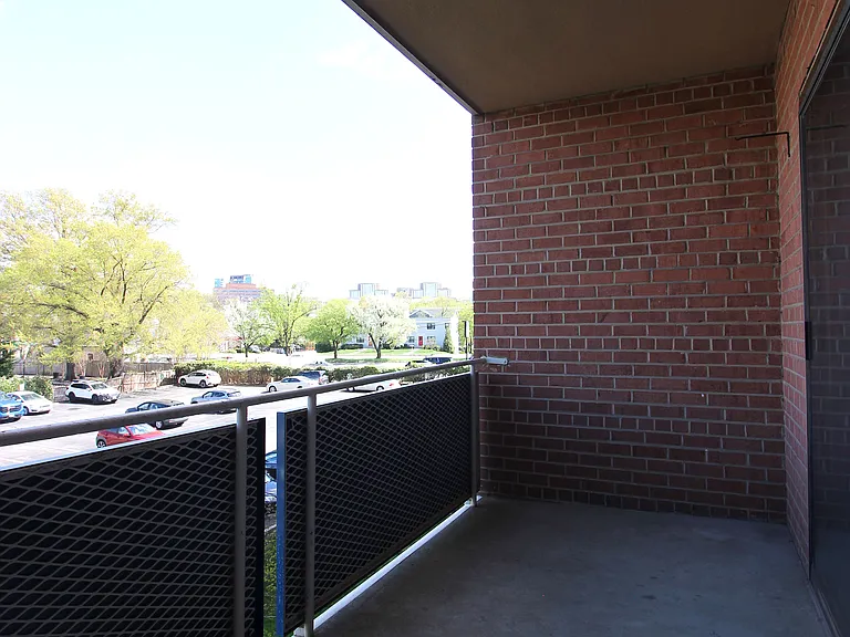 1931 N Cleveland St #306 — Photo 20