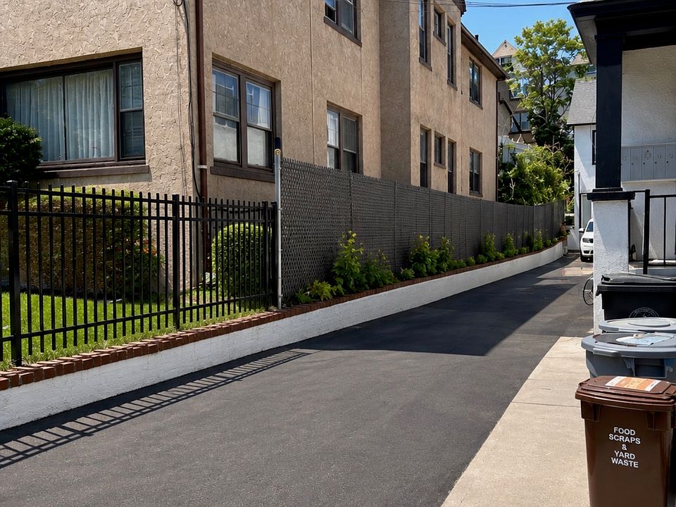 1st image of 363 Victory Blvd #3BD