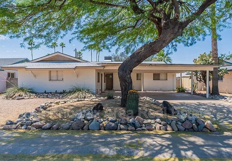 1001 E Campus Dr — Photo 1