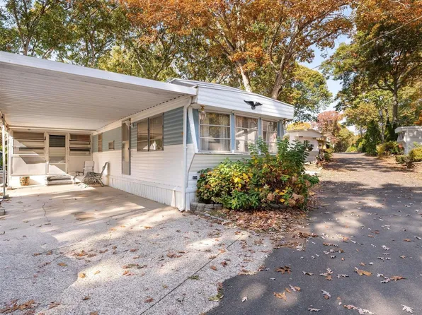 658  E5 Sound Avenue, Calverton, NY 11933