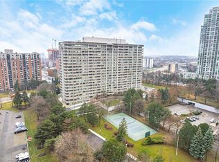 50 Elm Dr E #706, Mississauga, ON L5A3X2