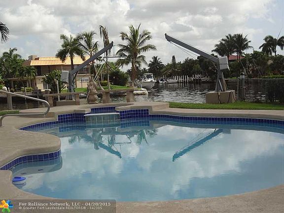 3rd image of 470 SE 10th Ave
