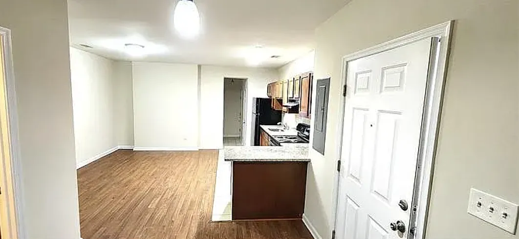 1 bed, 800 sqft, $1,339 — Photo 3