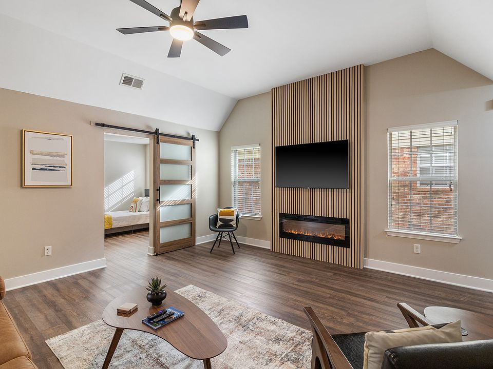 1st image of 1101 W Montebello Cir
