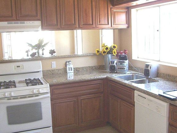 4th image of 2322 W 78th Pl