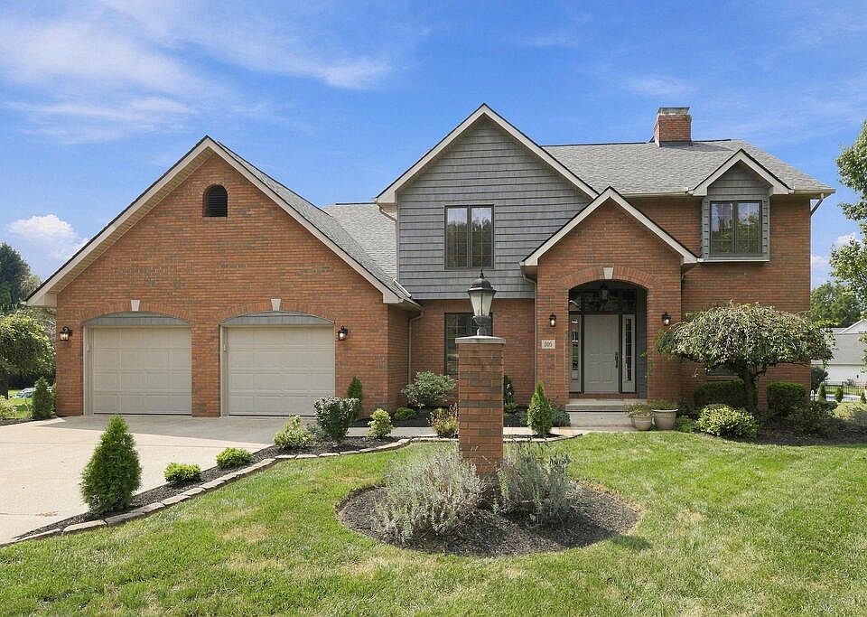 82nd image of 205 Falcon Dr