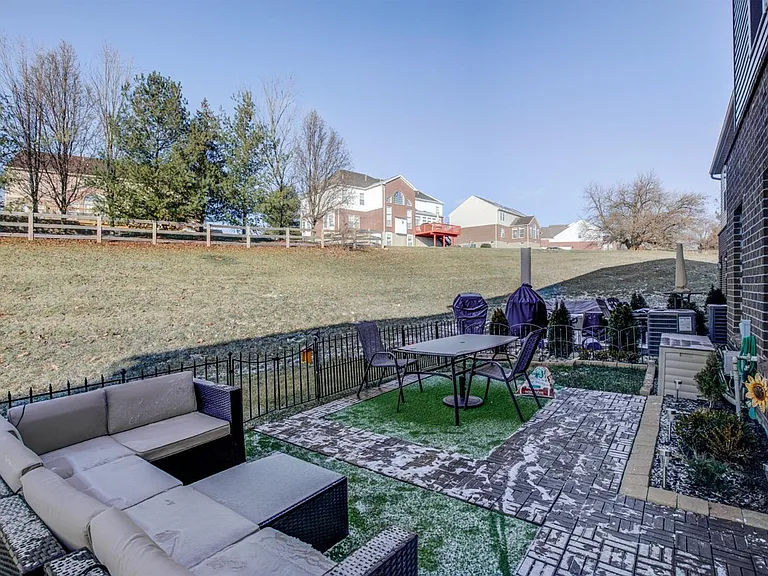 7873 Pinnacle Point Dr — Photo 17
