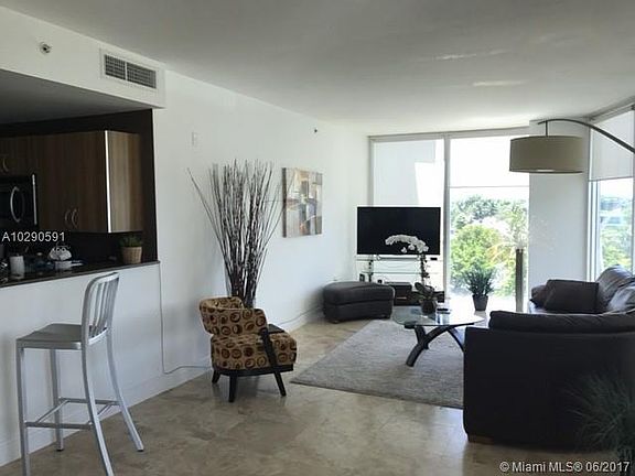 3rd image of 6305 Indian Creek Dr APT 6A