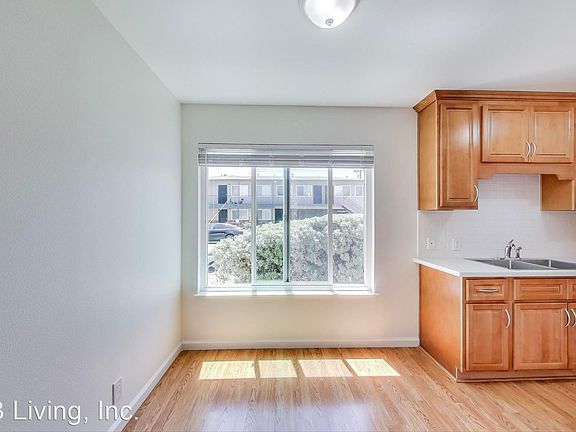 3rd image of 897 Northrup St APT 5