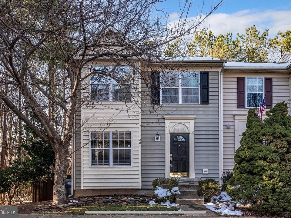 1st image of 201 Park Brook Ct