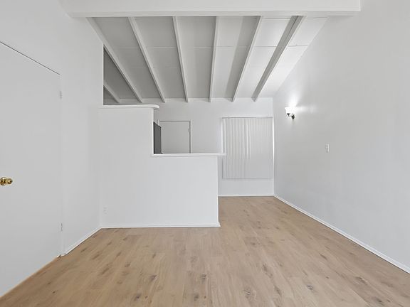3rd image of 7900-7906-7910 Willis Ave #7906-5