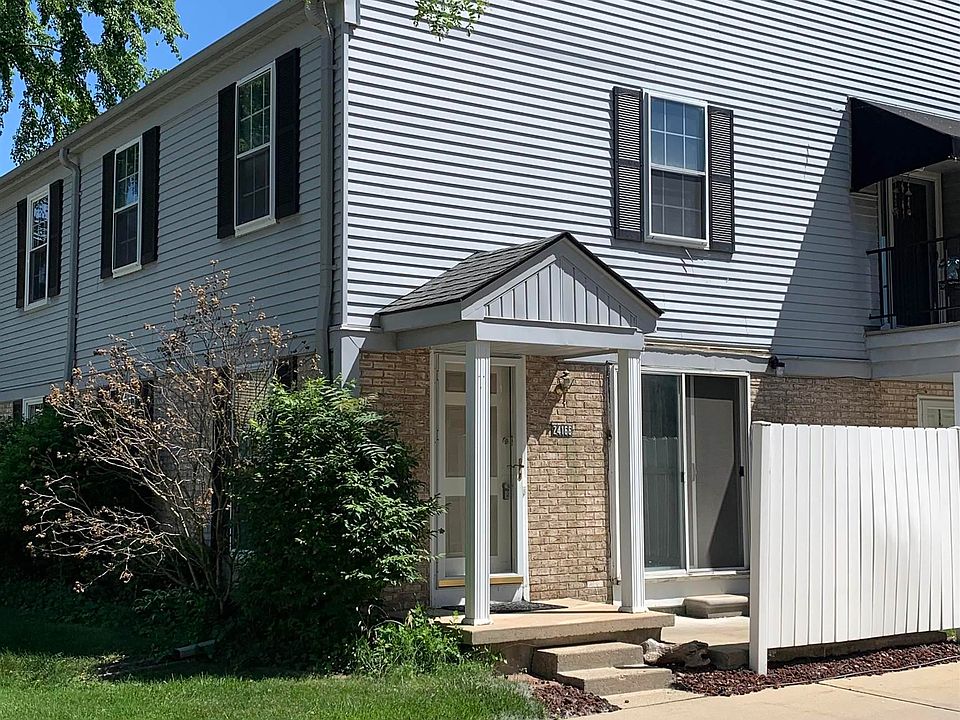 1st image of 24166 Meadow Bridge Dr
