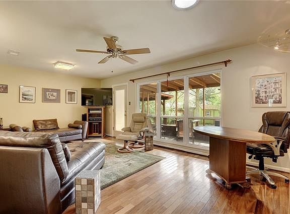 3rd image of 4905 Finley Dr