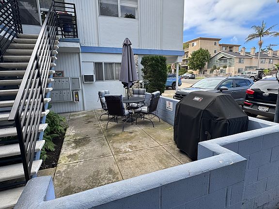 3rd image of 1875 Thomas Ave #7