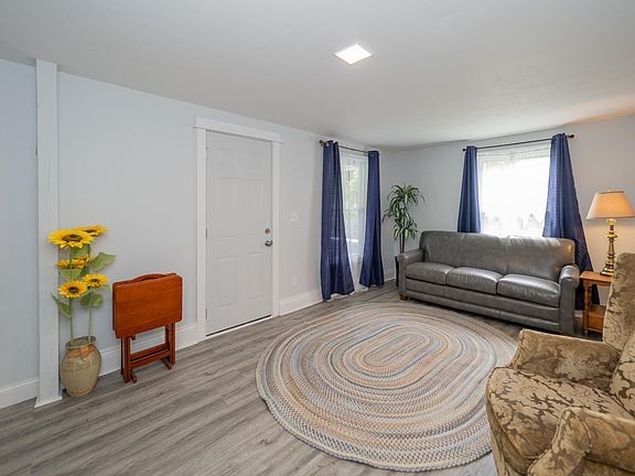 5th image of 45 Hinman Ave N