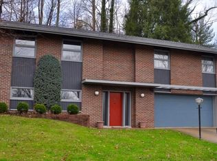 46 Camelot Dr, Huntington, WV 25701
