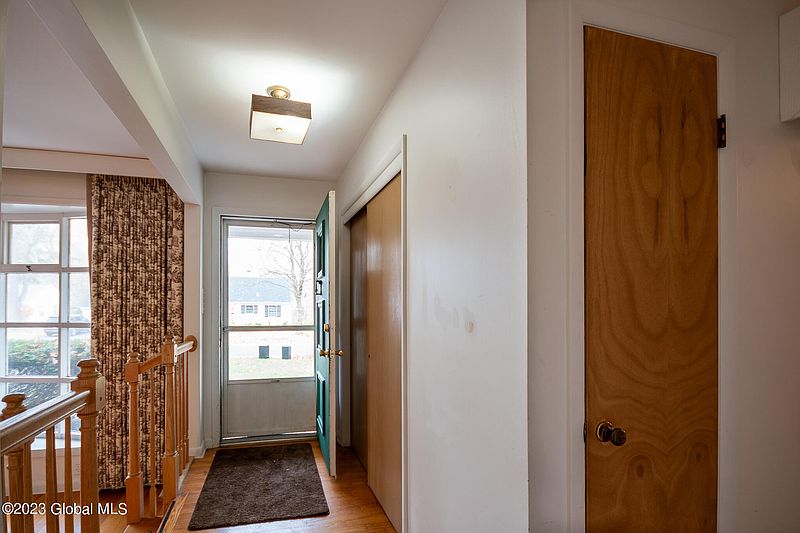 5th image of 66 Paxwood Road