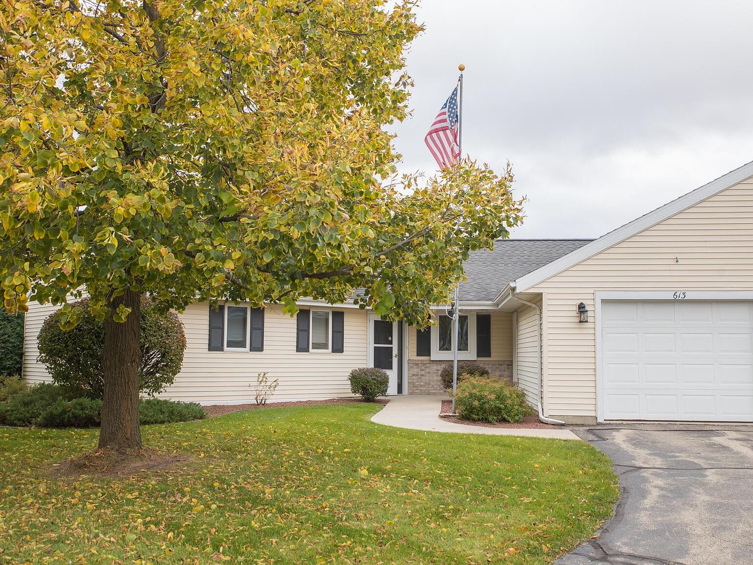 613 Shah Ave, Fort Atkinson, WI 53538 Zillow