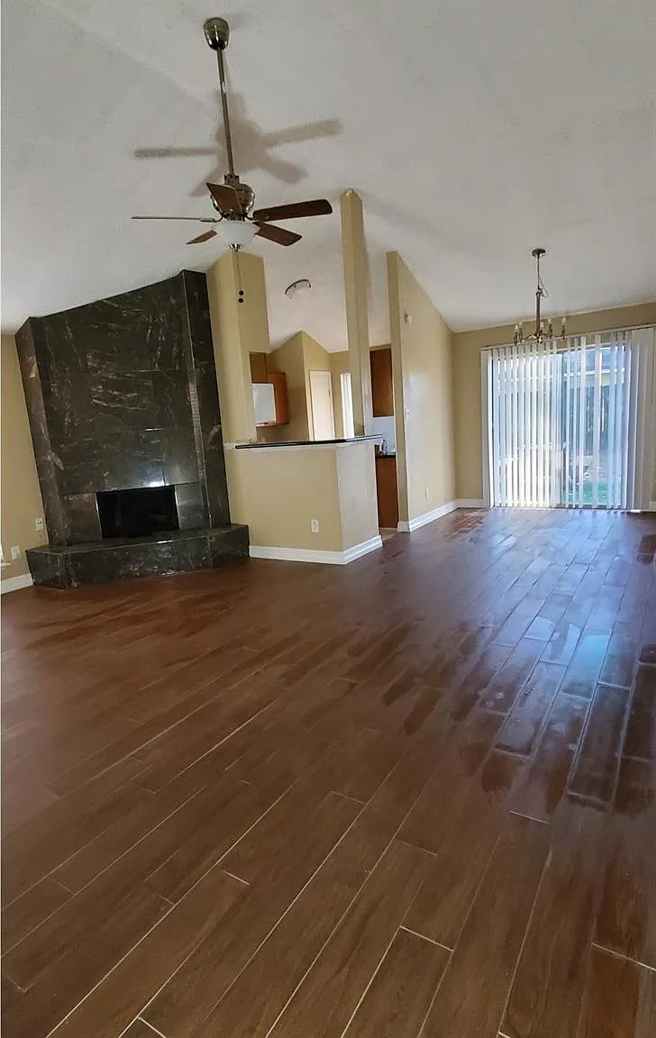 3 bed, 2.0 bath, 1453 sqft, $1,695 — Photo 3