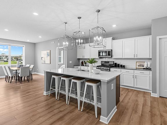 3rd image of 7380 Forest Ln
