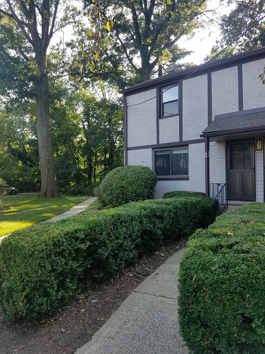 29 Kate Ln photo 1