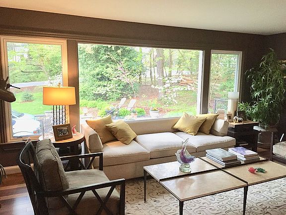 4th image of 1704 River Farm Dr