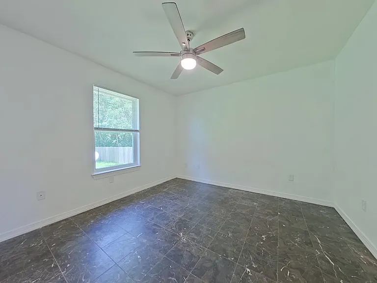 410 Wildwood St — Photo 9