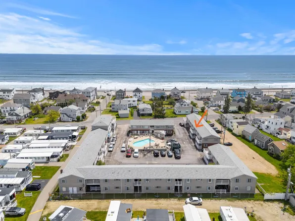 68 Kings Highway #4, Hampton, NH 03842