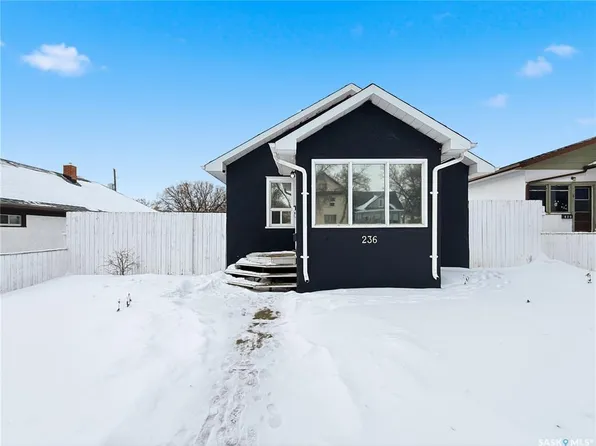 236 7th AVENUE NW, Swift Current, SK S9H 0Y8