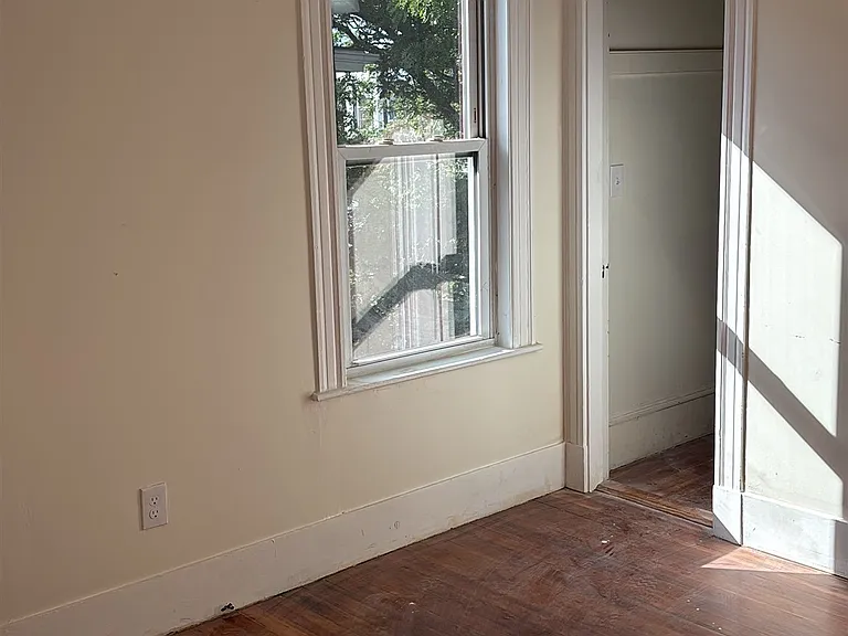 76 Conwell Ave — Photo 4