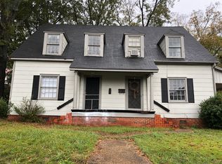 302 Cedar St, Talladega, AL 35160